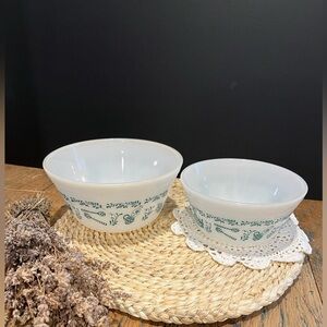 📍💙 Federal Glass Vintage Mixing Bowls – Scandinavian Motif – 7” and 6”